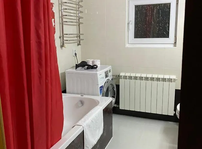 два леви 斯拉夫西克